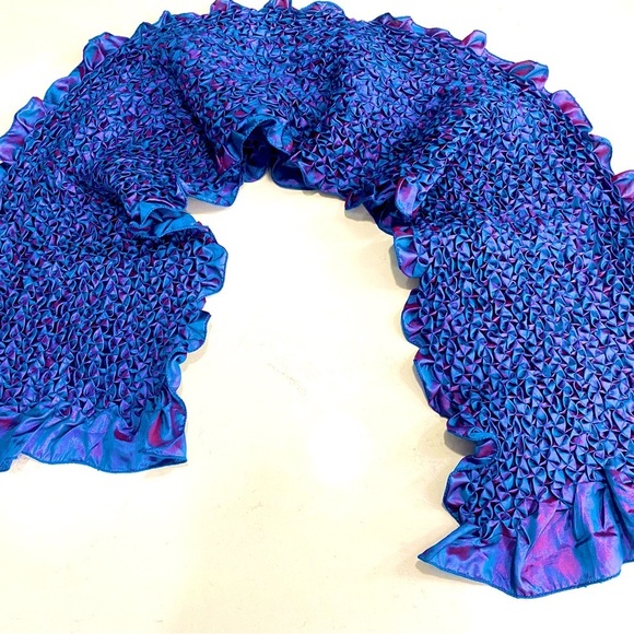 Blue/Purple Iridescent Table Scarf (2 sided - same coloring different pattern) - Picture 2 of 5